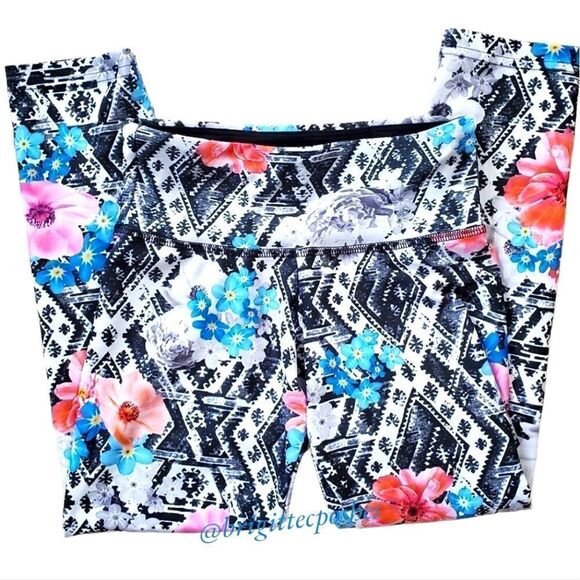 FLYWHEEL Cropped Multi-colored Floral Leggings - Picture 1 of 8